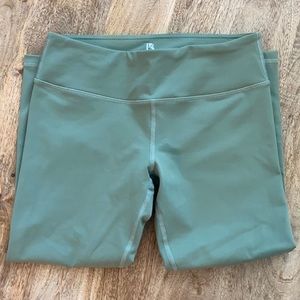 NWOT Buff Bunny Cropped Green Leggings Camila